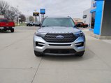 Used 2022 Ford Explorer XLT w/ Equipment Group 202A image 4