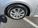 Used 2022 Toyota Corolla LE image 3