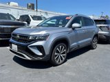 Used 2022 Volkswagen Taos SE image 2