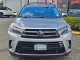 Used 2019 Toyota Highlander SE image 2