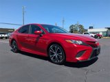 Used 2019 Toyota Camry SE image 2