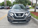 Used 2020 Nissan Rogue SV image 2
