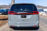 Used 2022 Chrysler Pacifica Touring-L image 5
