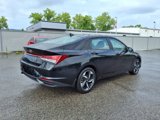 Used 2023 Hyundai Elantra SEL w/ Convenience Package image 3