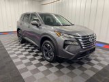 Used 2025 Nissan Rogue SV image 2