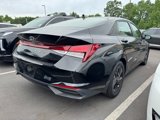 Certified 2022 Hyundai Elantra SEL w/ Convenience Package image 2