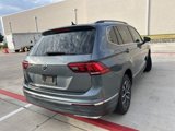 Used 2020 Volkswagen Tiguan SE w/ Panoramic Sunroof Package image 3