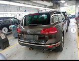Used 2016 Volkswagen Touareg Sport image 3