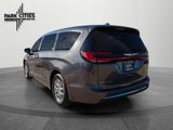Used 2023 Chrysler Pacifica Touring-L image 5