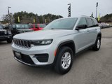 Certified 2024 Jeep Grand Cherokee Laredo image 3