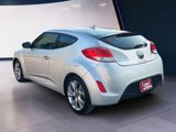Used 2016 Hyundai Veloster image 3