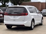 Used 2022 Chrysler Pacifica Touring-L image 4