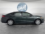 Used 2015 Ford Fusion SE image 2