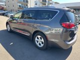 Used 2018 Chrysler Pacifica Touring-L image 5