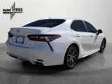 Used 2021 Toyota Camry SE image 3