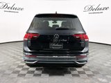 Used 2022 Volkswagen Tiguan SE w/ Panoramic Sunroof Package image 5