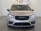 Used 2023 Chrysler Pacifica Touring-L image 3