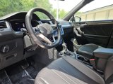 Used 2022 Volkswagen Tiguan SE R-Line image 4