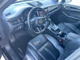 Certified 2022 Porsche Macan image 4