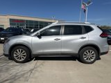 Used 2017 Nissan Rogue SV w/ SV Premium Package image 3