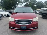 Used 2014 Chrysler Town & Country Touring-L w/ Driver Convenience Group image 2