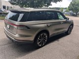 Used 2020 Lincoln Aviator Reserve w/ Equipment Group 202A image 6