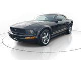 Used 2005 Ford Mustang Convertible image 2