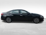 Used 2023 Nissan Altima 2.5 SV image 2