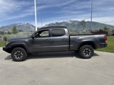 Used 2017 Toyota Tacoma TRD Off-Road image 2