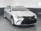 Used 2017 Toyota Camry SE image 2