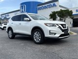 Used 2017 Nissan Rogue SV image 2