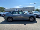 Used 2020 Volkswagen Jetta SE image 2