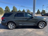 Used 2024 Ford Explorer XLT image 2