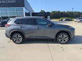 Used 2021 Nissan Rogue SV image 2
