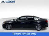 Used 2023 Nissan Altima 2.5 SV image 3
