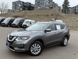 Used 2018 Nissan Rogue SV image 3