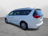 Used 2018 Chrysler Pacifica Touring-L image 4