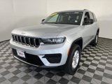 Used 2023 Jeep Grand Cherokee Laredo image 3