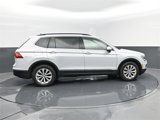 Used 2018 Volkswagen Tiguan SE w/ Panoramic Sunroof Package image 4