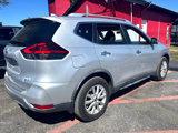 Used 2018 Nissan Rogue SV w/ Premium Package image 2