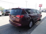 Used 2017 Chrysler Pacifica Touring image 3