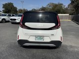 Used 2023 Kia Soul LX w/ LX Technology Package image 4