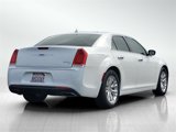 Used 2017 Chrysler 300 C image 5