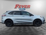 Used 2022 Ford Edge SE w/ Black Appearance Package image 6