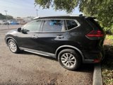 Used 2018 Nissan Rogue SV image 4