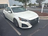 Used 2023 Nissan Altima 2.5 SV image 2