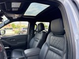 Used 2022 Nissan Frontier PRO-4X w/ Pro-4X Premium Package image 2
