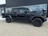Used 2022 Jeep Gladiator Sport image 2