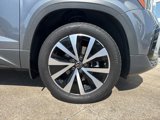 Used 2022 Volkswagen Taos SE image 5