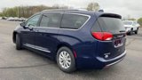 Used 2018 Chrysler Pacifica Touring-L image 6